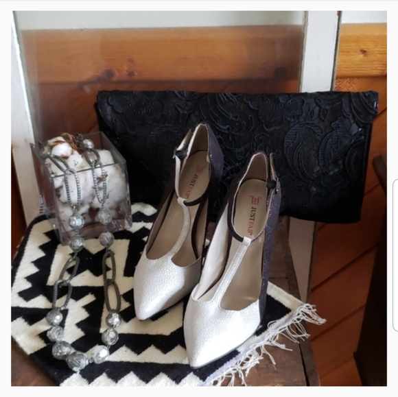 Chain Link Silver Necklace with Faceted Stations - Picture 7 of 8